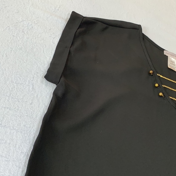 Top - Picture 3 of 4